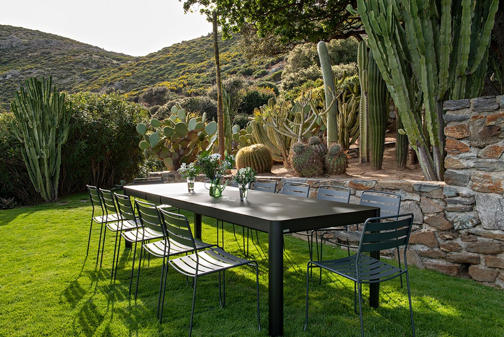 chaise Surprising