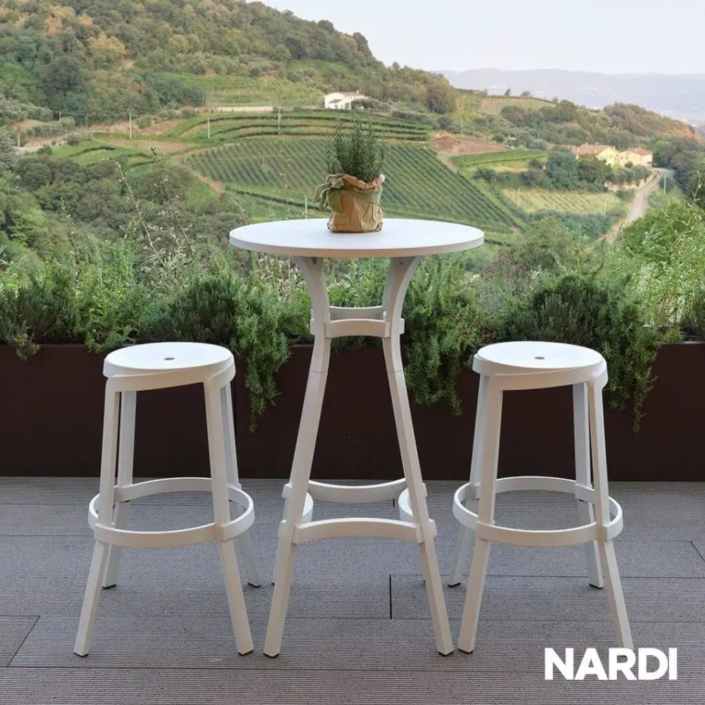 Taburete-Stack-y-Mesa-Combo-Nardi-Outdoor-mobiliario-para-hosteleria-exterior-1-1024x1024.webp