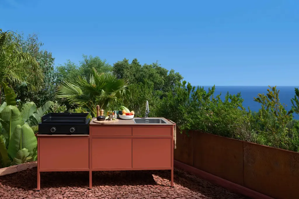 GOOSTO_OCRE_ROUGE_CANNES_VISUEL26_NICOLAS_MATHEUS.webp