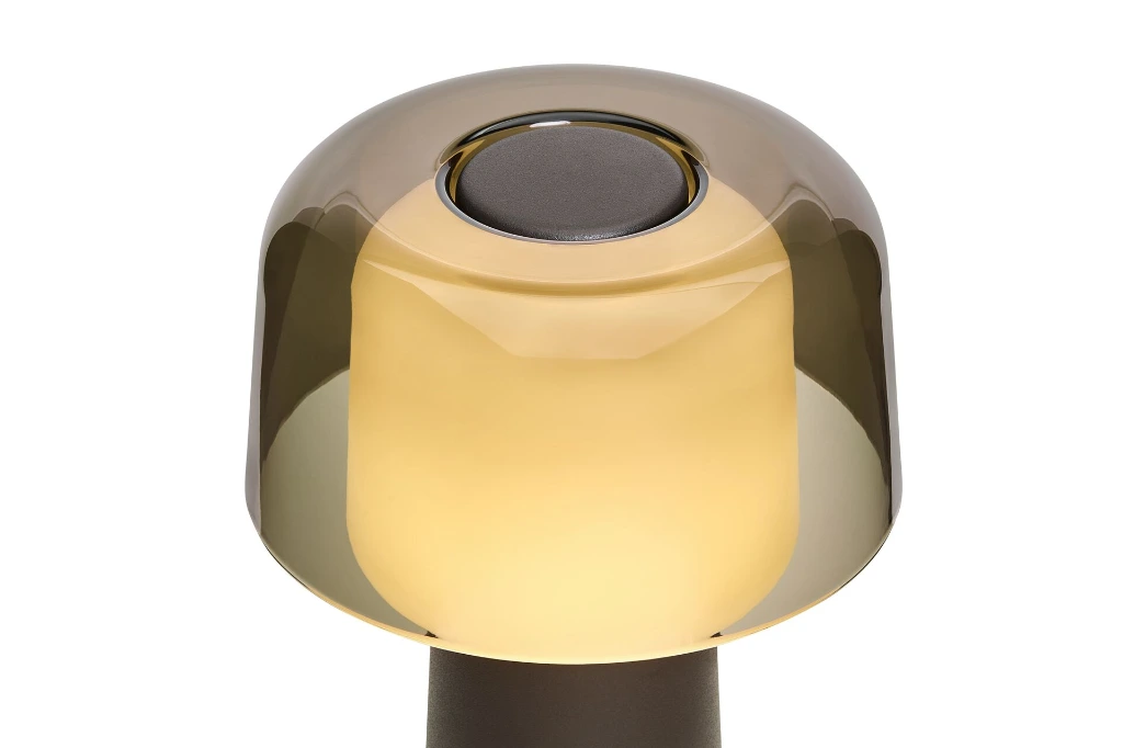 fatboy-revolve-table-lamp-coffee-closeup-03-108097.webp