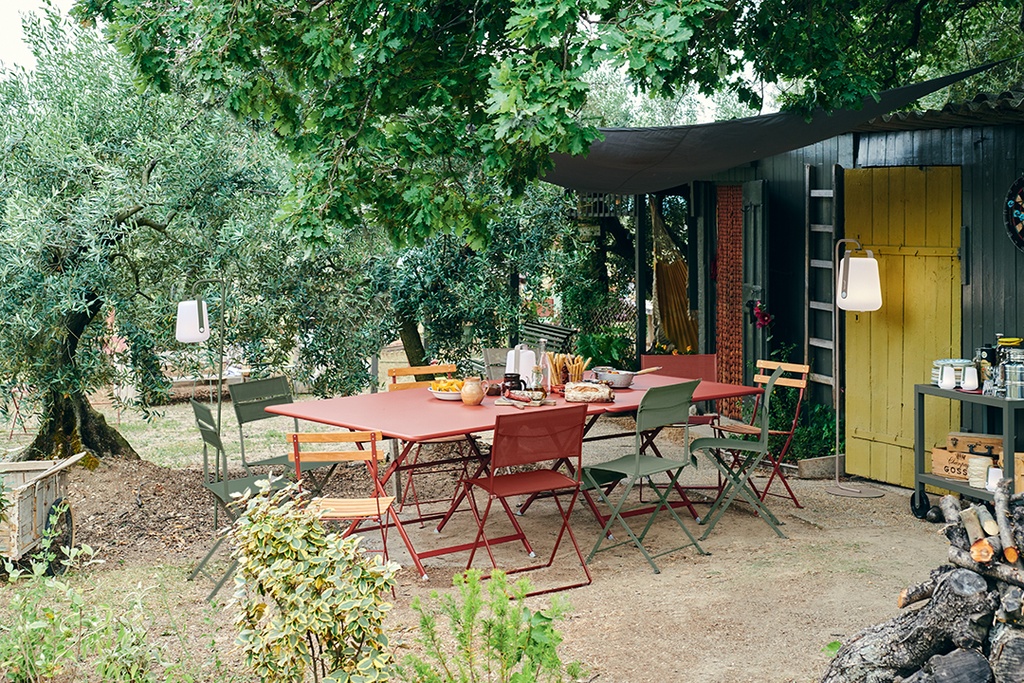 Table Caractère 128x128 cm