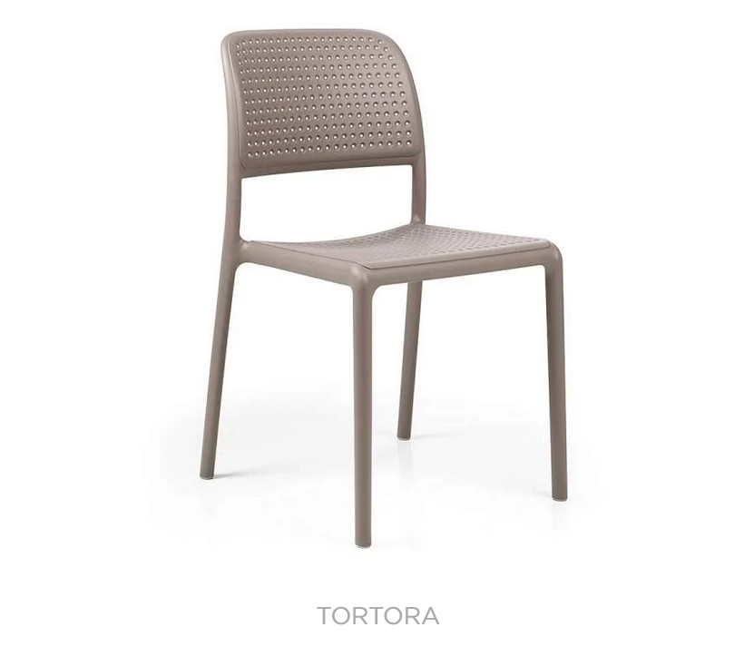 Chaise Bora (à commander par 6 )  