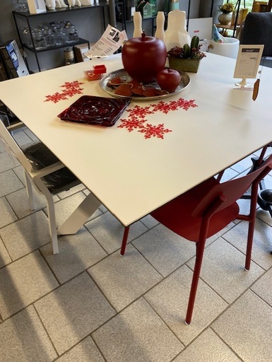 Table en céramique carrée 150x150 cm coloris blanc